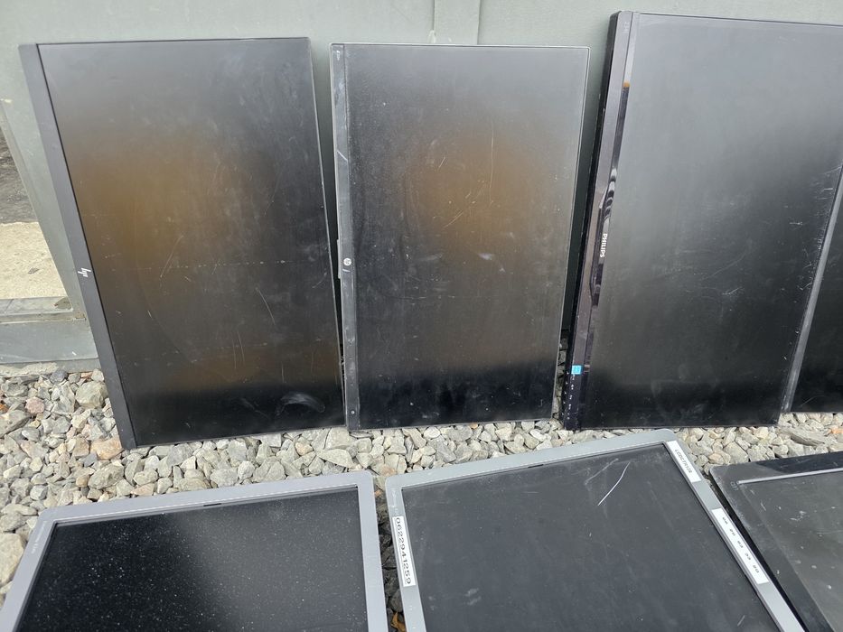 Монітори ЛОТОМ неробочі, биті, або не включаються Dell та інші марки