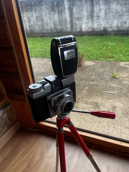 Maquina fotografica Agfa com flash e tripé
