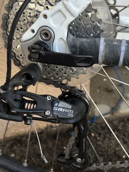Bicicleta BTT SRAM