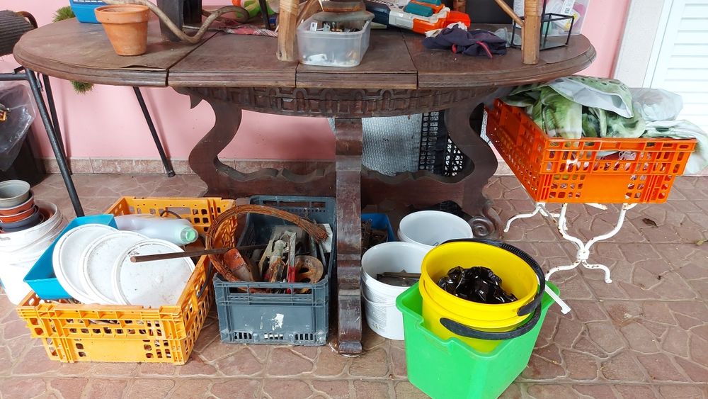 Mesa em castanheiro com 1.60mx 1.20m máximo