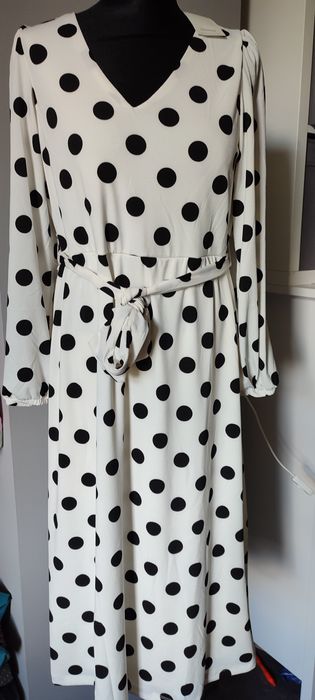 Nowa damska sukienka