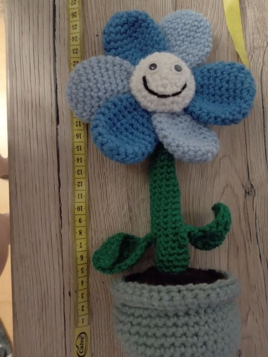 Kwiatek na szydełku