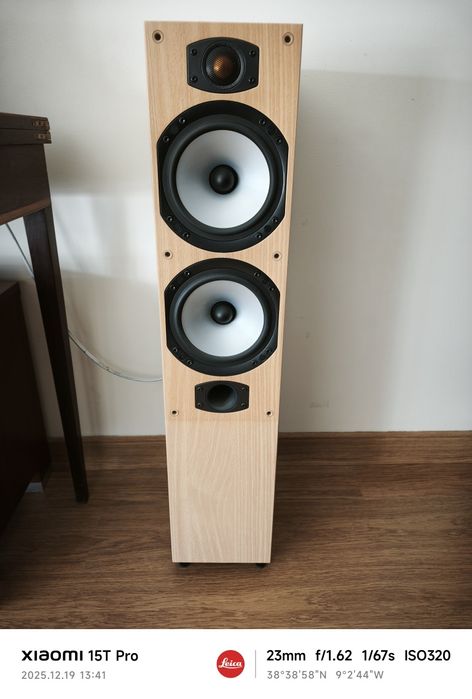 Colunas monitor audio