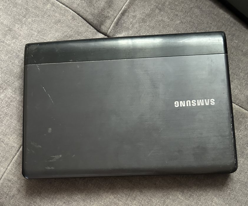 Laptop Samsung  NP305U1A na części