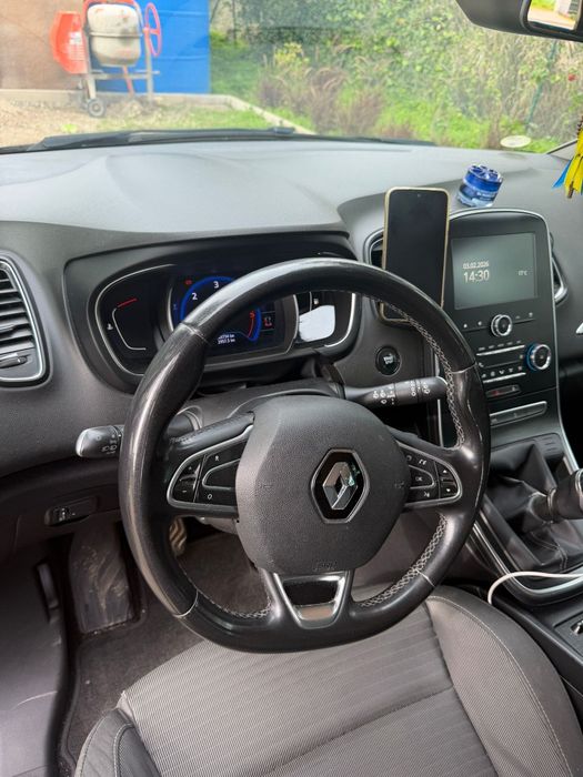 Renault grand scenic, pode ser colocado na plataforma da TVDE