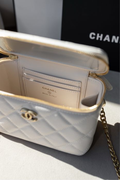 Сумка Chanel Vanity Case бежева