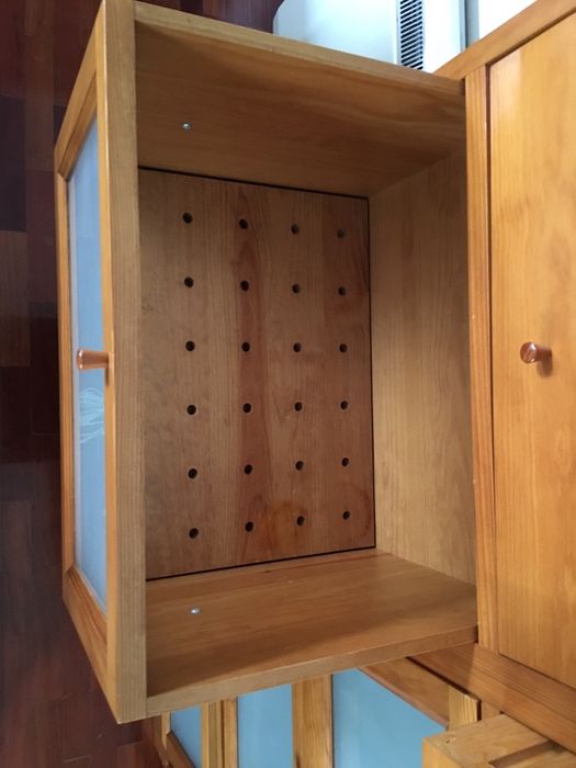 Louceiro de sala em nogueira