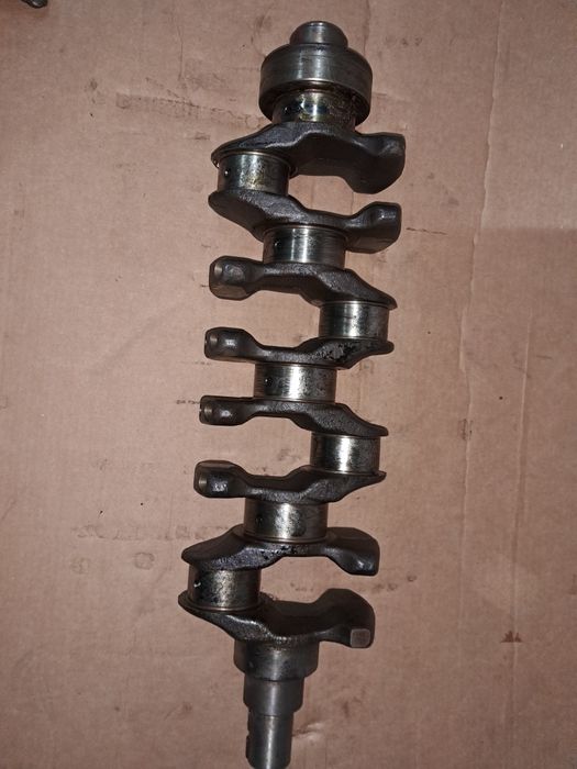 Продам коленвал тойота хиайс  2.5 дизель  2KD