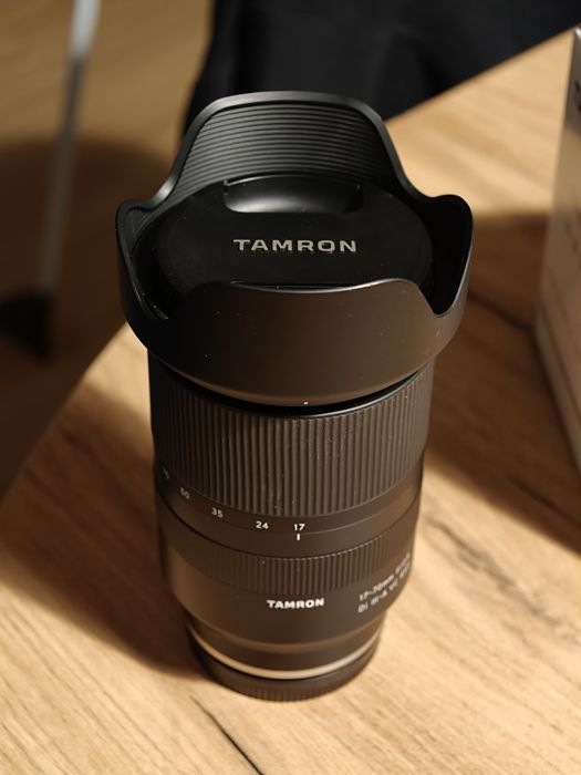 Obiektyw Tamron 17-70 F/2.8 Di III-A VC RXD do Sony E  Stan BDB