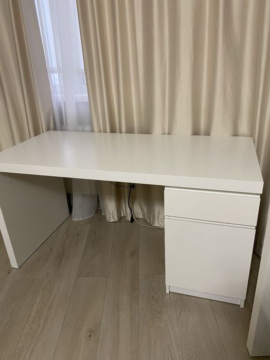 Стіл письмовий  IKEA MALM білий офісний 140*65 ікеа