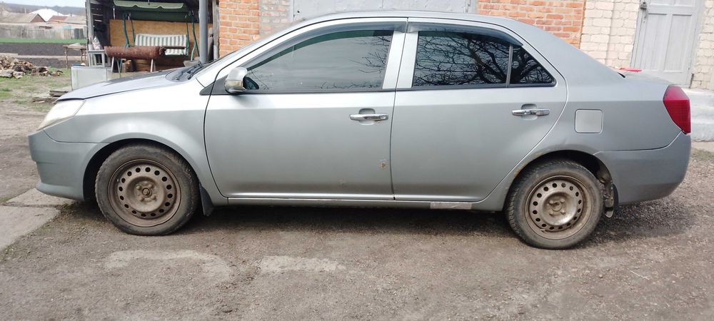 Автомобіль Geely MK