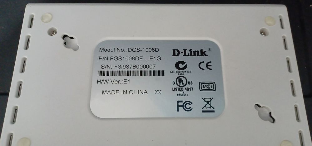 D-Link 8-Port Gigabit Network Switch64738885393667123