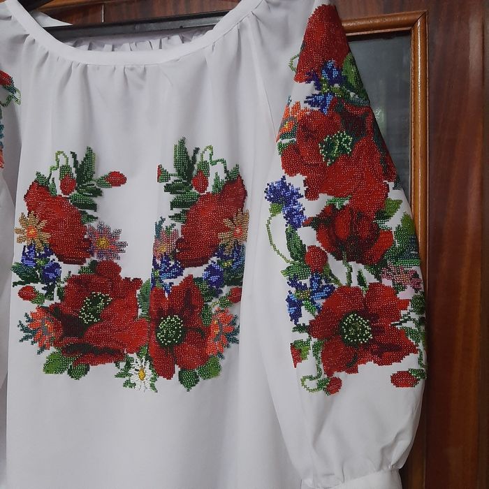 Вишита сорочка бісером