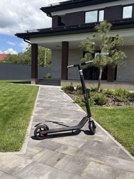 Електросамокат Ninebot Segway ES1