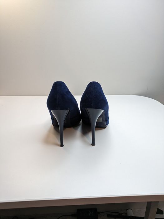 Buty na obcasie czulenka zamszowe 38