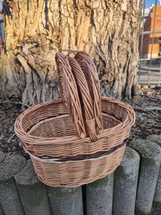 Ręcznie plecione koszyki wiklinowe