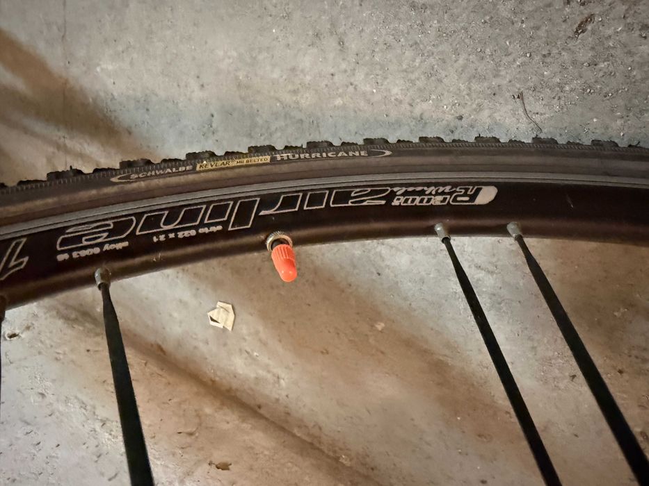 Bicicleta de Estrada  GIANT com quadro em Aluminio ALUXX