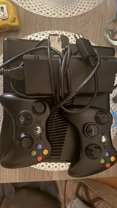 Xbox 360 Slim 250GB/ 19 gier