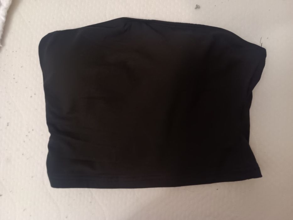 Top bandeu z wbudowanymi miseczkami