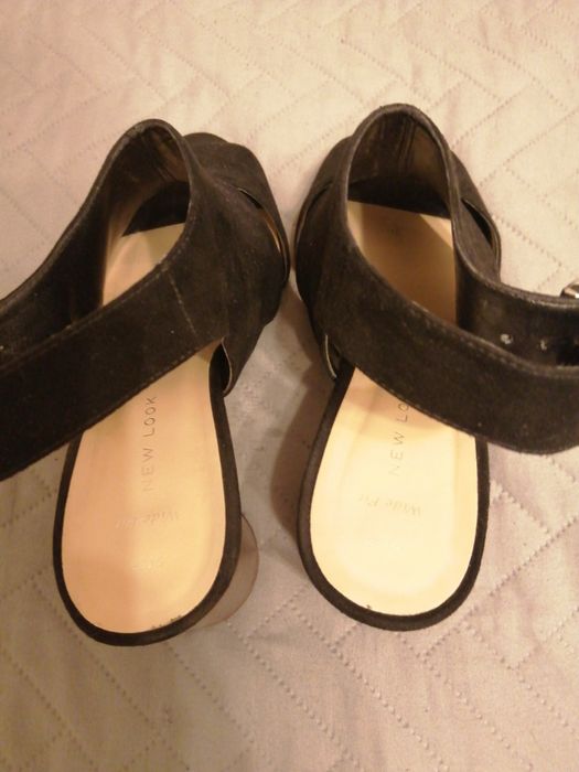Sandały zamszowe 38/24cm