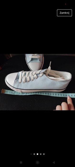 Błękitne trampki buty