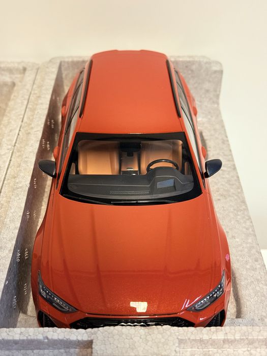 AUDI RS6 C8 1/18 Minichamps pomarańczowy metallic