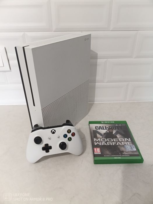Xbox One S com comando original