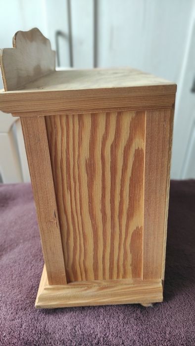 Szafa drewniana w wersji mini do decoupage.