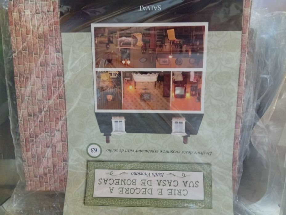 Case de Bonecas Planets de Agostini completa