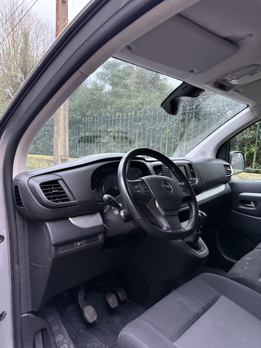 Opel Vivaro 2.0 de ano 2022 Longa tem 100 mil km