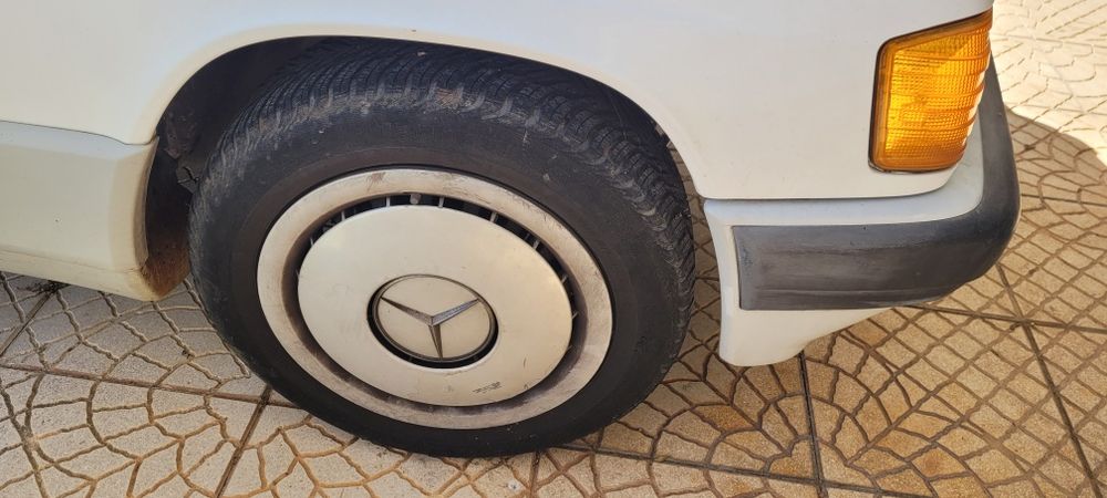 Mercedes 190E de 1992 em bom estado