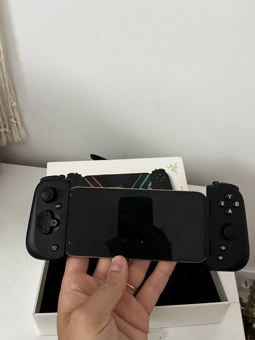 Razer Kishi V2 para iPhone – Comando Gaming para Smartphone (Como Novo / Caixa)