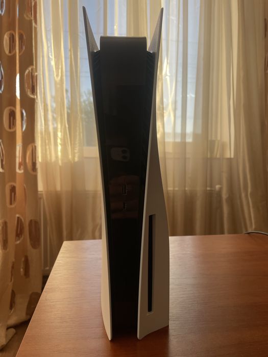 Продам Sony PlayStation 5