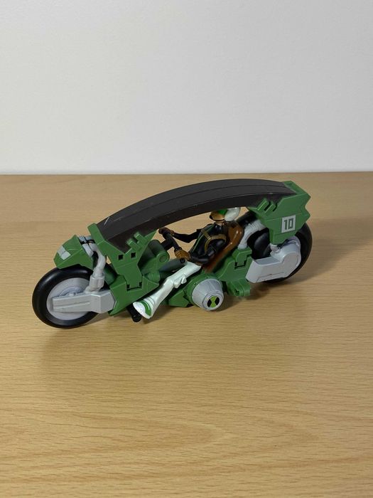 Ben 10 Omniverse Tenn-Speed Cycle Motorbike & Ben