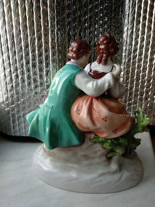 Фарфоровая статуэтка