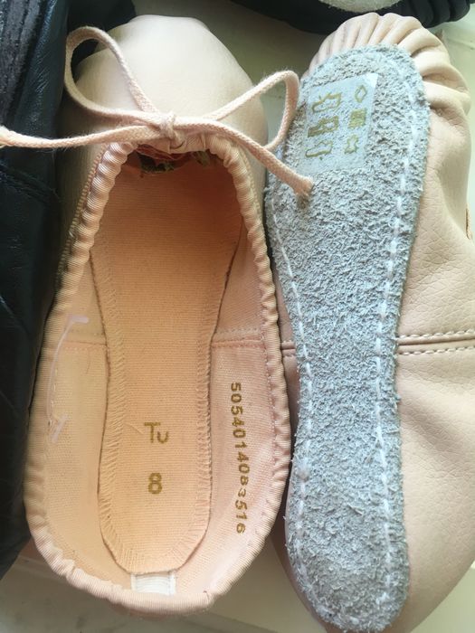 Балетки кож,черные -ст.17,5см,розовые(15.5см,1).Чешки-22см, 19см.