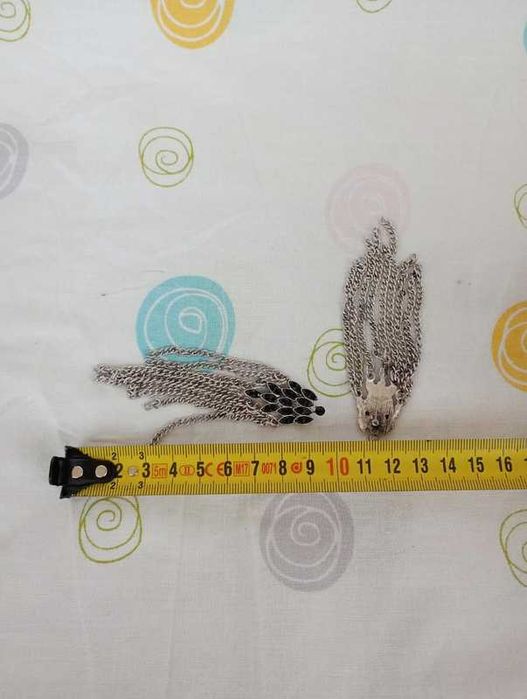 Brincos compridos com correntes