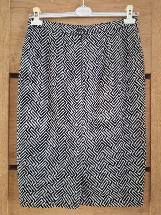 Spódnica ołówkowa czarno-biała wzór geometryczny elegancka midi L
