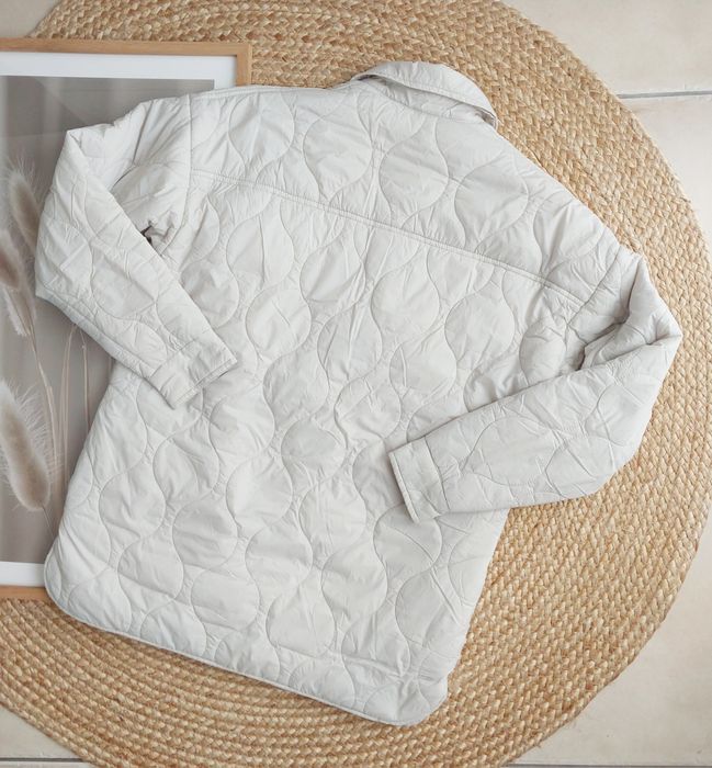 Pikowana kurtka Medicine XS/S Kremowo szara kurtka oversize Watowana