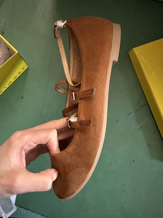 Балетки з ремінцями