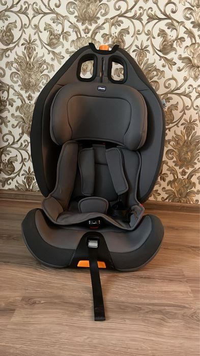 Автокрісло chicco gro up