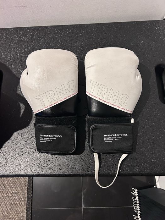 Saco boxe com luvas