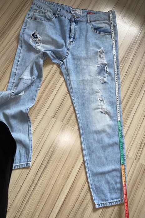 Dżinsy z dziurami / rozdarciami / HOUSE / boyfriend / 40