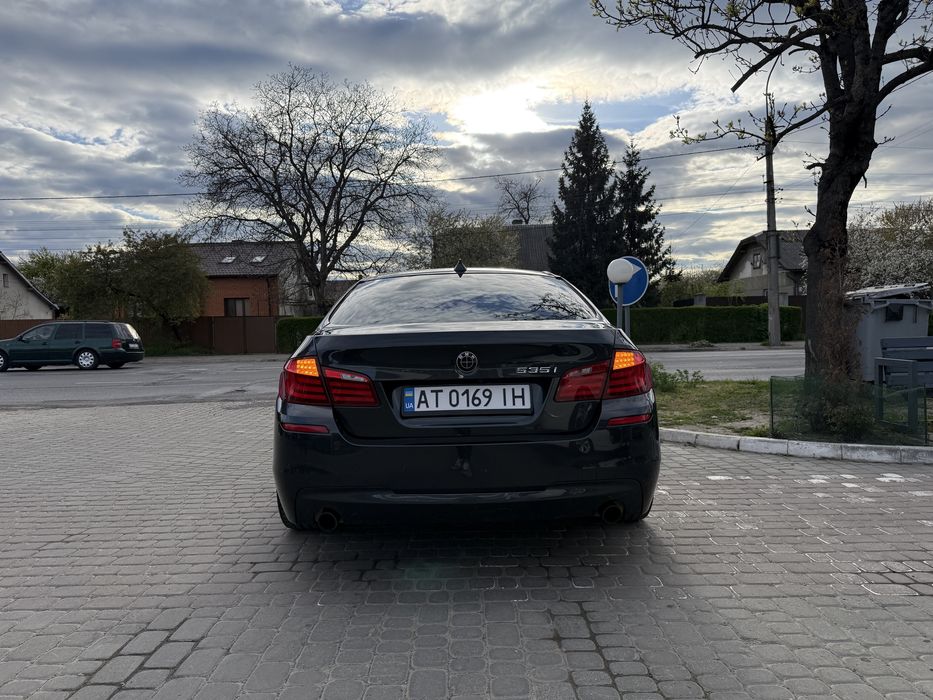 Продаж 535і BMW  2012 рік 3,0 Бензин