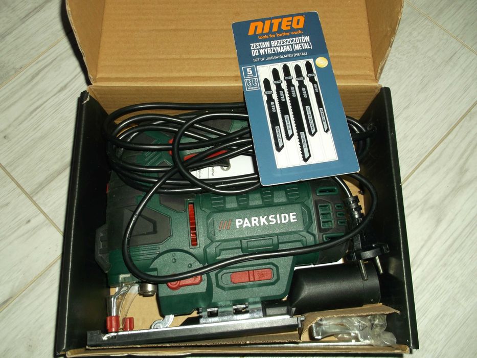 PARKSIDE Wyrzynarka, 800 W Laser, Podświetlenie, Brzeszczoty,