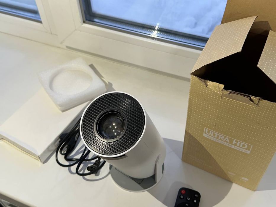 Проектор  ULTRA HD