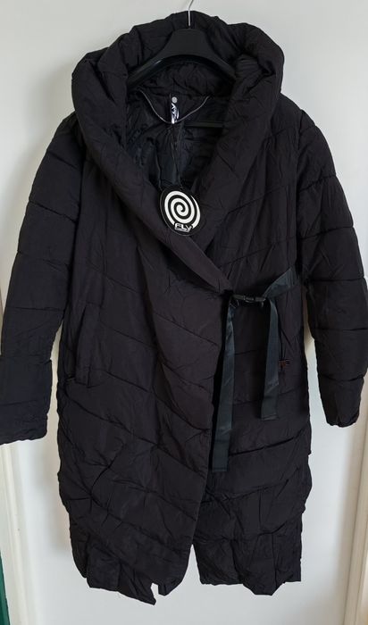 Płaszcz nowy czarny M z Fly