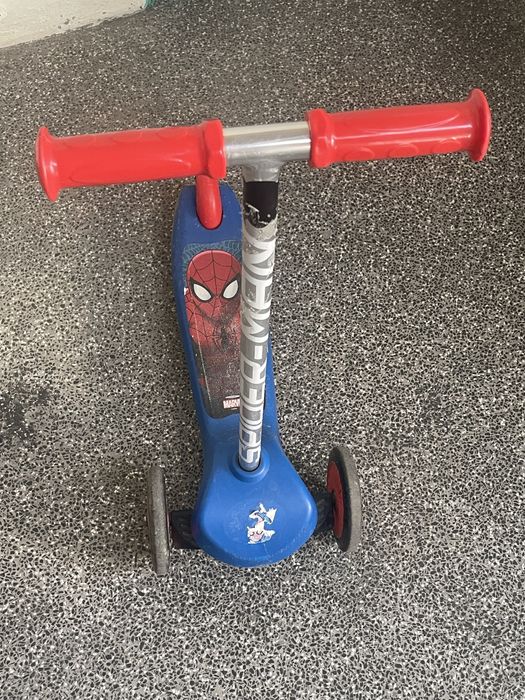 Trotinete spider-man