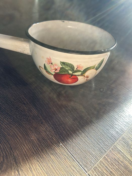 Кастрюли, кастрюля ,ковши эмалированные 3 - 4 литра