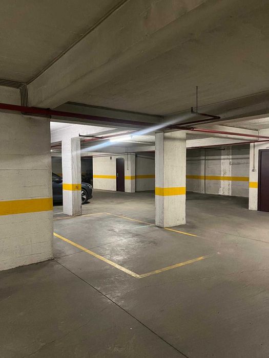 Alugo/Vendo Garagem em TELHEIRAS -rua Augusto Macedo 4 junto ao SUPERA